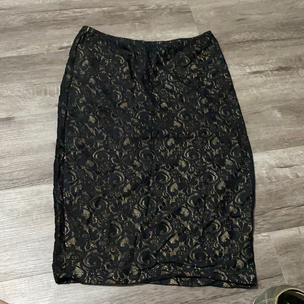 Lace pencil skirt